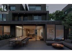 4373 ASH STREET  Vancouver, BC V5Z 2G4