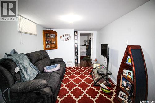 531 1St Street E, Shaunavon, SK - Indoor