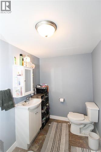531 1St Street E, Shaunavon, SK - Indoor Photo Showing Bathroom