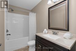 Lower Level Bath with Tub - 
