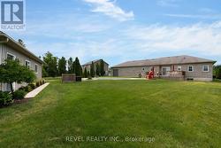 Expansive Yard - 