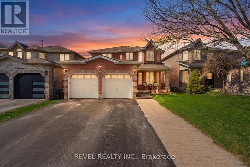28 DUNNETT DRIVE  Barrie, ON L4N 0J7