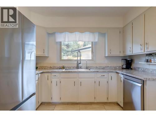 674 Pheasant Road, Vernon, BC - Indoor Photo Showing Kitchen