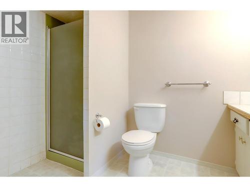 674 Pheasant Road, Vernon, BC - Indoor Photo Showing Bathroom