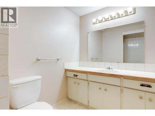 674 Pheasant Road, Vernon, BC - Indoor Photo Showing Bathroom