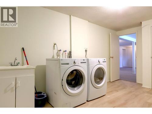 674 Pheasant Road, Vernon, BC - Indoor Photo Showing Laundry Room
