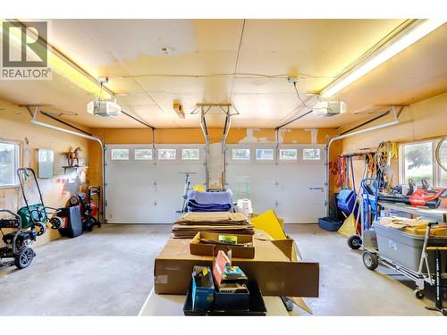 674 Pheasant Road, Vernon, BC - Indoor Photo Showing Garage