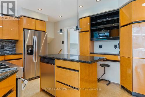 1443 Birchwood Drive, Mississauga, ON - Indoor Photo Showing Kitchen With Stainless Steel Kitchen