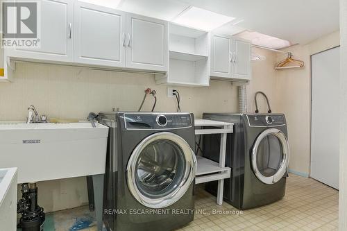 1443 Birchwood Drive, Mississauga, ON - Indoor Photo Showing Laundry Room