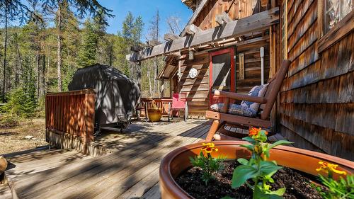 7760 95 Highway, Kingsgate, BC - Outdoor