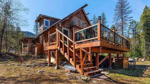 7760 95 Highway, Kingsgate, BC - Outdoor
