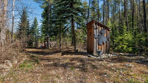 7760 95 Highway, Kingsgate, BC - Outdoor