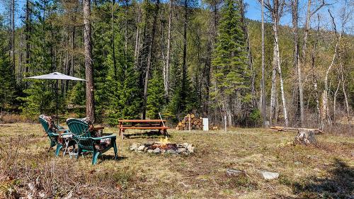 7760 95 Highway, Kingsgate, BC - Outdoor