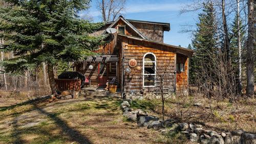 7760 95 Highway, Kingsgate, BC - Outdoor