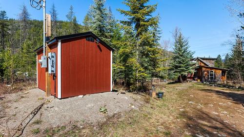 7760 95 Highway, Kingsgate, BC - Outdoor
