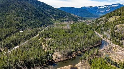 7760 95 Highway, Kingsgate, BC - Outdoor With View