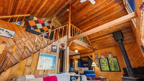 7760 95 Highway, Kingsgate, BC - Indoor Photo Showing Other Room