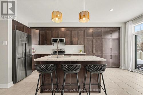 633 Geranium Walk, Ottawa, ON - Indoor Photo Showing Kitchen With Upgraded Kitchen