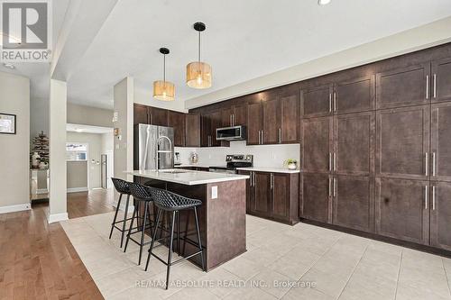 633 Geranium Walk, Ottawa, ON - Indoor Photo Showing Kitchen With Upgraded Kitchen