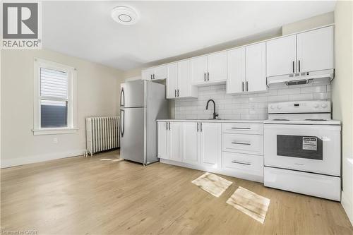 16 Albert Street, Welland, ON - Indoor Photo Showing Kitchen
