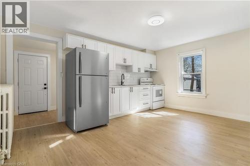 16 Albert Street, Welland, ON - Indoor Photo Showing Kitchen
