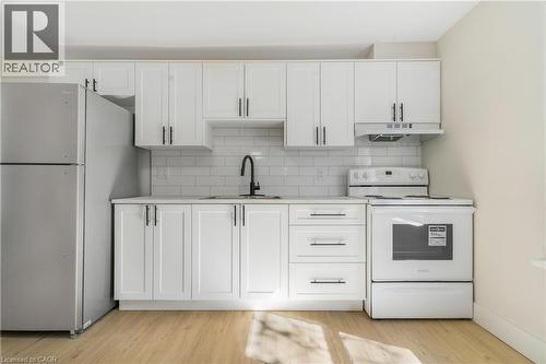 16 Albert Street, Welland, ON - Indoor Photo Showing Kitchen