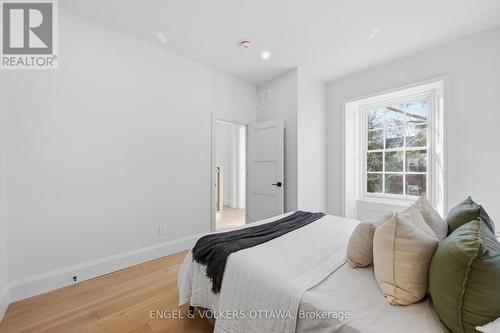71 Thomas Street, Ottawa, ON - Indoor Photo Showing Bedroom