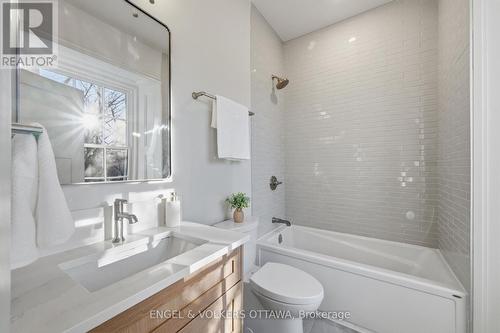 Main bath - 71 Thomas Street, Ottawa, ON - Indoor Photo Showing Bathroom