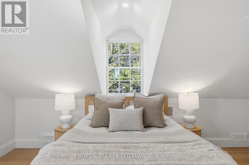 71 Thomas Street, Ottawa, ON - Indoor Photo Showing Bedroom