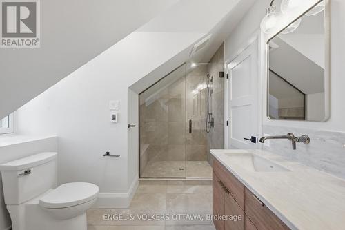 71 Thomas Street, Ottawa, ON - Indoor Photo Showing Bathroom