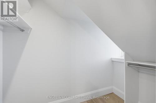 Walk-in closet - 71 Thomas Street, Ottawa, ON - Indoor