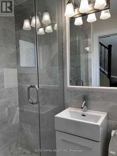 67 Hutcherson Square, Toronto, ON - Indoor Photo Showing Bathroom