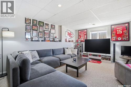 101 Lakeridge Drive, Warman, SK - Indoor Photo Showing Living Room