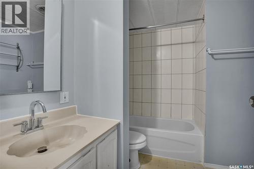 82 2Nd Street, Osler, SK - Indoor Photo Showing Bathroom