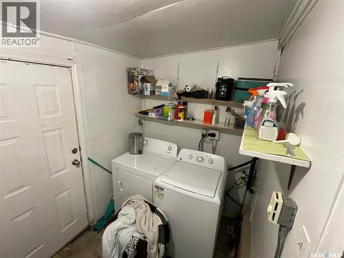 1002 8Th Street, Rosthern, SK - Indoor Photo Showing Laundry Room