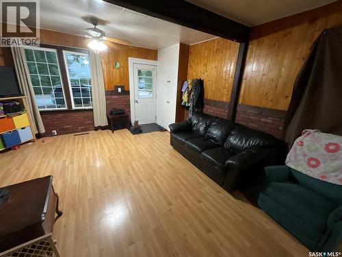 1002 8Th Street, Rosthern, SK - Indoor