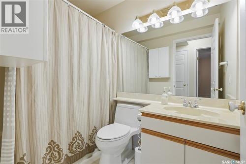 402 301 Cree Crescent, Saskatoon, SK - Indoor Photo Showing Bathroom