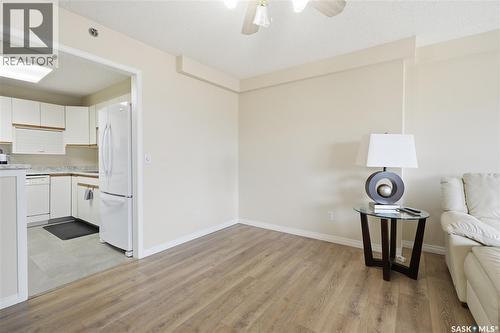 402 301 Cree Crescent, Saskatoon, SK - Indoor Photo Showing Kitchen