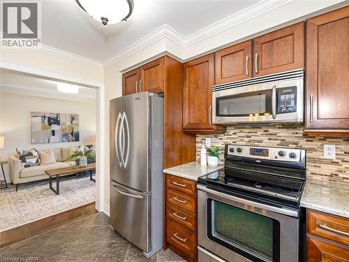 656 Frank Place, Milton, ON - Indoor Photo Showing Kitchen
