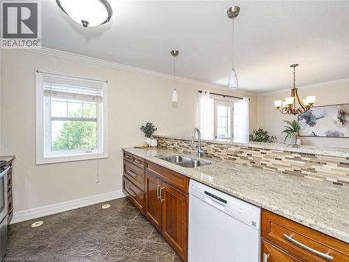 656 Frank Place, Milton, ON - Indoor Photo Showing Kitchen With Double Sink