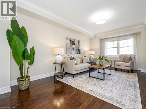 656 Frank Place, Milton, ON - Indoor Photo Showing Living Room