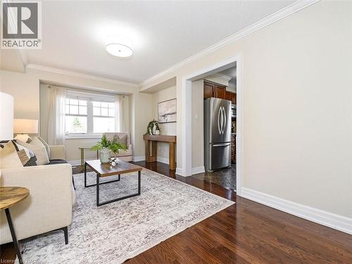 656 Frank Place, Milton, ON - Indoor Photo Showing Living Room