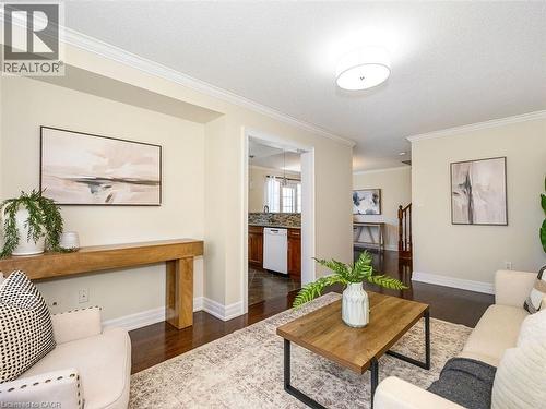 656 Frank Place, Milton, ON - Indoor Photo Showing Living Room