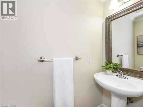 656 Frank Place, Milton, ON - Indoor Photo Showing Bathroom