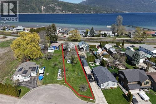 4760 Canoe Beach Drive Drive NE  Salmon Arm, BC V0E 1K0
