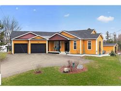 949 Elmwood DR Moncton, NB E1H 2H1