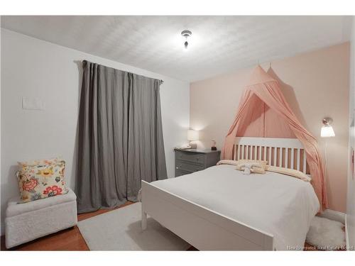 42 River St, Fredericton, NB 