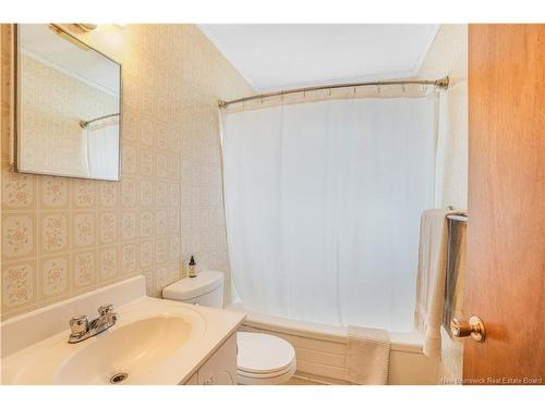 42 River St, Fredericton, NB 