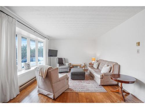 42 River St, Fredericton, NB 