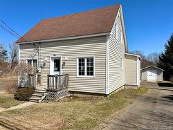 58 Acadie ST  Richibucto, NB E4W 3V7